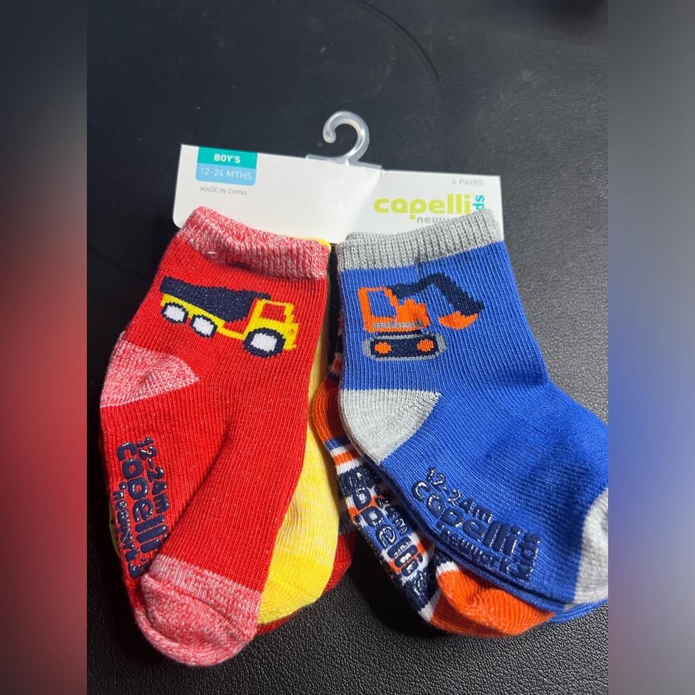*5/$15* Capelli of New York baby and toddler boys 6-pack Construction socks NWT